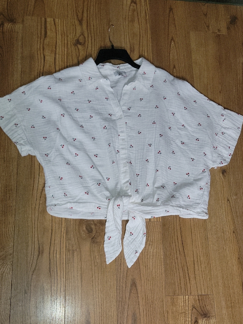 CeCe White Button-Front Tie Crop Top with Red Cherry-Print